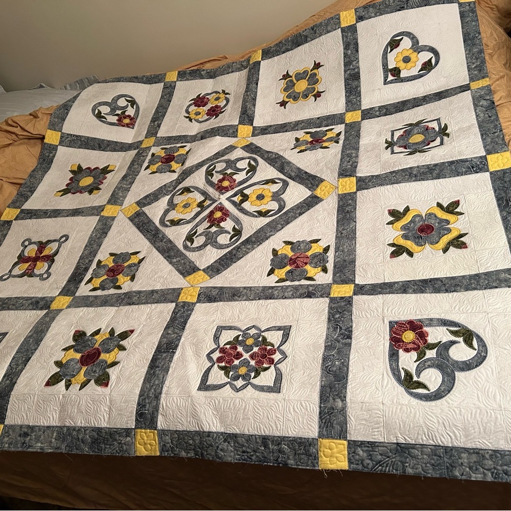 New Unfinished Patchwork Machine Sewn Elegant Heart & Floral Quilt - 59”x59”